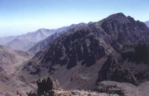 Vista del Toubkhal subiendo a los Ouanoukrim